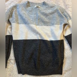 H&M Maternity Sweater